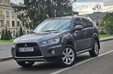 Позашляховик / Кросовер Mitsubishi Outlander 2010 в Києві