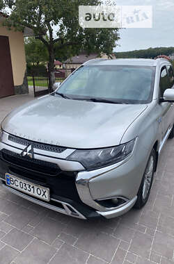 Внедорожник / Кроссовер Mitsubishi Outlander 2019 в Львове