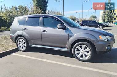Внедорожник / Кроссовер Mitsubishi Outlander 2010 в Киеве