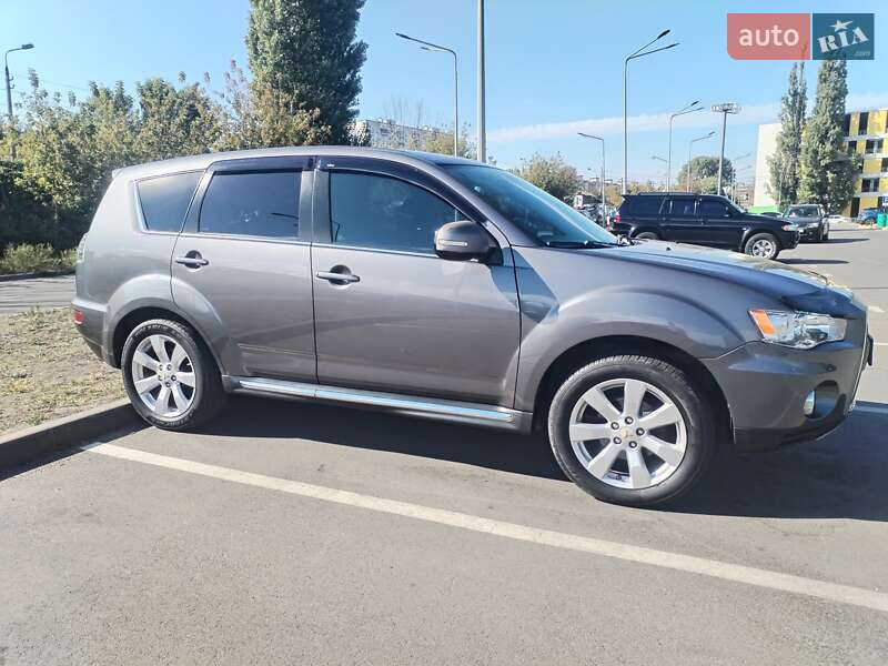 Mitsubishi Outlander 2010