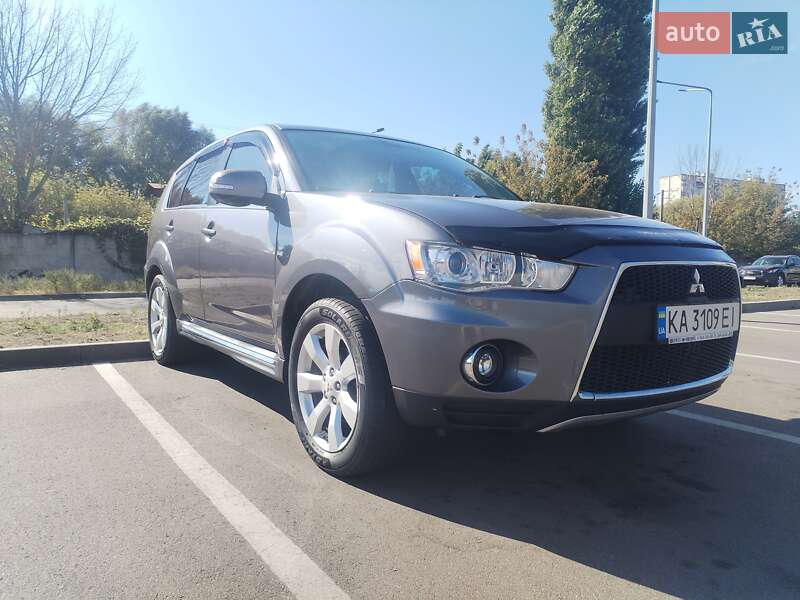 Внедорожник / Кроссовер Mitsubishi Outlander 2010 в Киеве