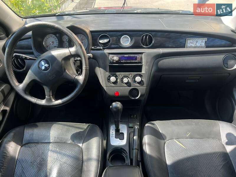 Позашляховик / Кросовер Mitsubishi Outlander 2004 в Києві фото 4 Позашляховик / Кросовер Mitsubishi Outlander 2004 в Києві