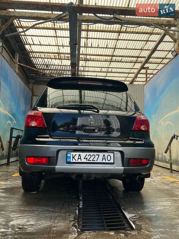 Позашляховик / Кросовер Mitsubishi Outlander 2004 в Києві фото 13 Позашляховик / Кросовер Mitsubishi Outlander 2004 в Києві