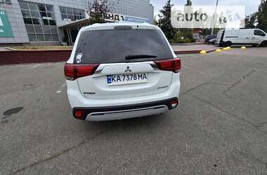 Позашляховик / Кросовер Mitsubishi Outlander 2018 в Києві