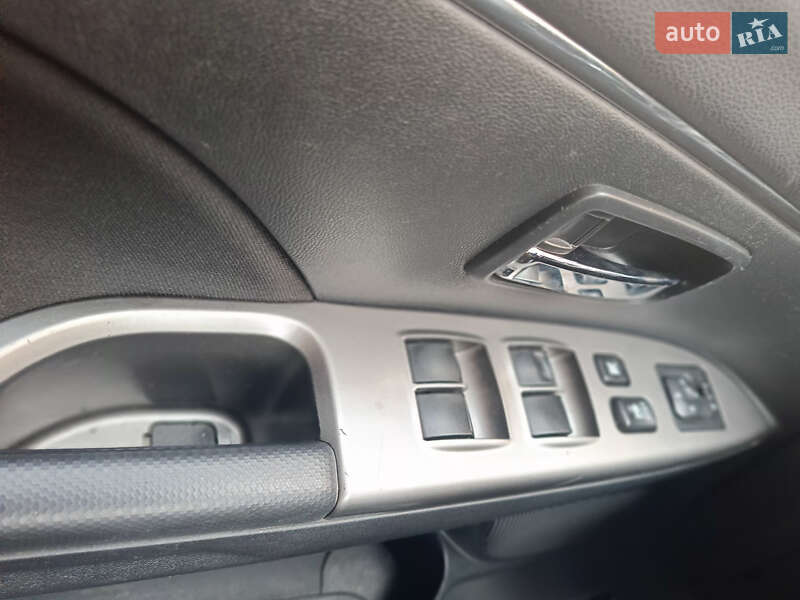 Позашляховик / Кросовер Mitsubishi Outlander 2018 в Києві