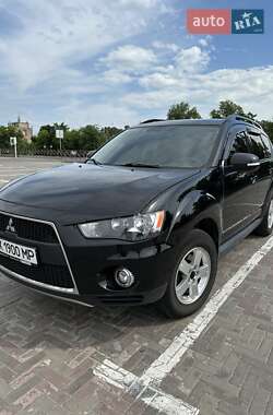 Mitsubishi Outlander 2011