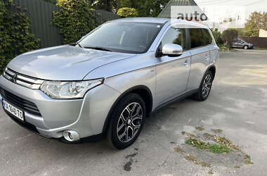 Внедорожник / Кроссовер Mitsubishi Outlander 2014 в Киеве