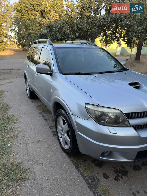 Внедорожник / Кроссовер Mitsubishi Outlander 2005 в Полтаве