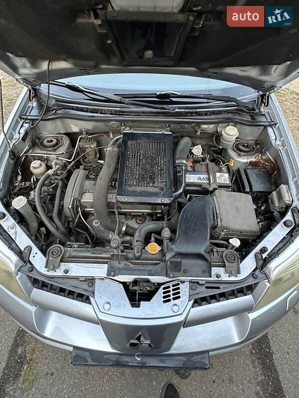 Внедорожник / Кроссовер Mitsubishi Outlander 2005 в Полтаве