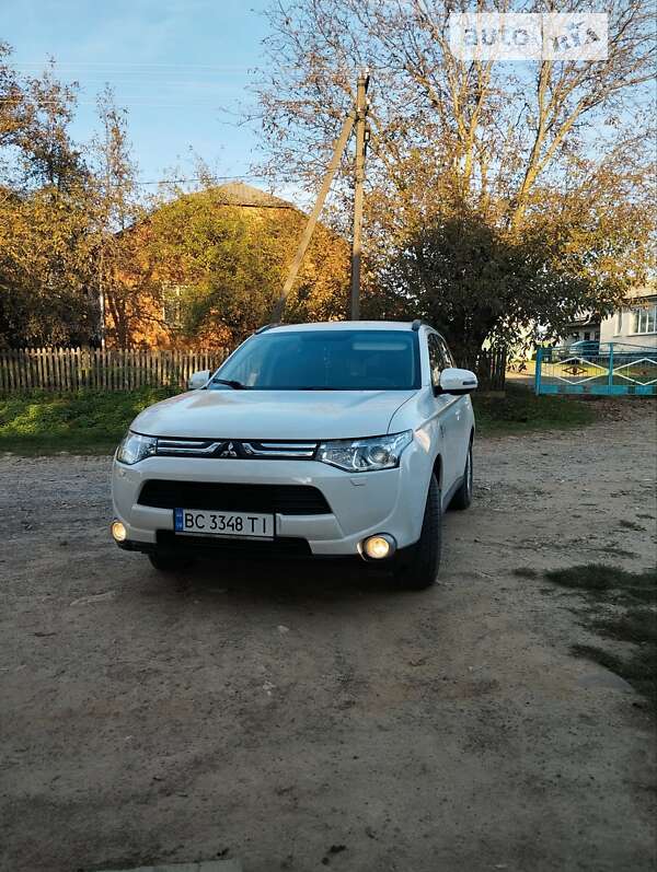 Mitsubishi Outlander 2012