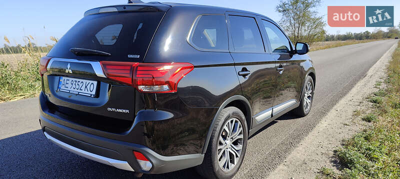 Внедорожник / Кроссовер Mitsubishi Outlander 2016 в Днепре