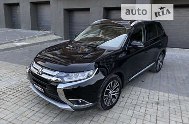 Внедорожник / Кроссовер Mitsubishi Outlander 2016 в Ивано-Франковске