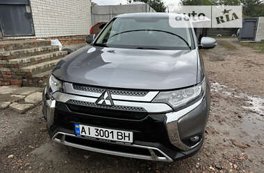 Внедорожник / Кроссовер Mitsubishi Outlander 2021 в Чернигове