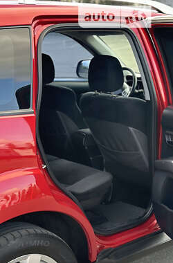 Внедорожник / Кроссовер Mitsubishi Outlander 2009 в 