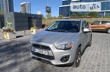 Позашляховик / Кросовер Mitsubishi Outlander 2012 в Києві