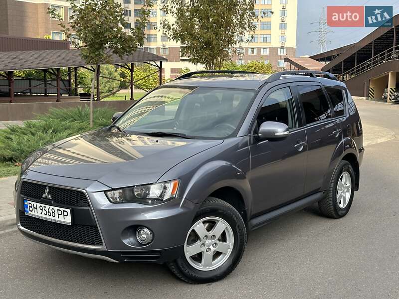 Внедорожник / Кроссовер Mitsubishi Outlander 2012 в Одессе