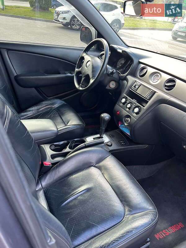 Внедорожник / Кроссовер Mitsubishi Outlander 2005 в Львове фото 7 Внедорожник / Кроссовер Mitsubishi Outlander 2005 в Львове
