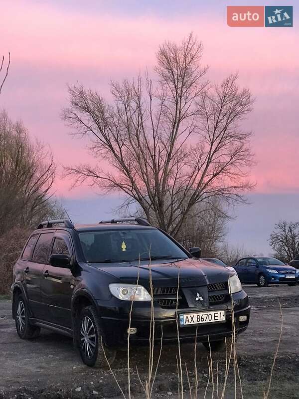 Внедорожник / Кроссовер Mitsubishi Outlander 2004 в Ужгороде