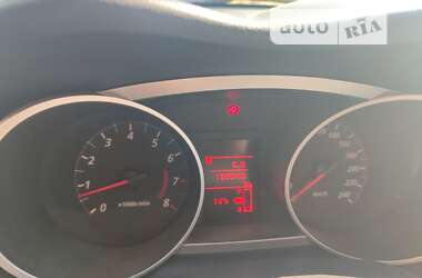 Внедорожник / Кроссовер Mitsubishi Outlander 2011 в 