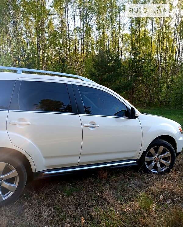 Внедорожник / Кроссовер Mitsubishi Outlander 2010 в Славуте