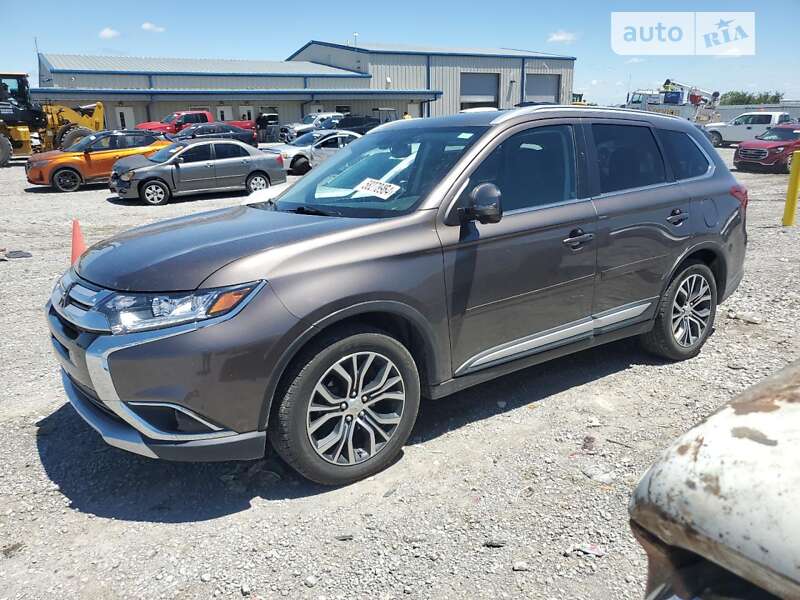 Внедорожник / Кроссовер Mitsubishi Outlander 2018 в Луцке