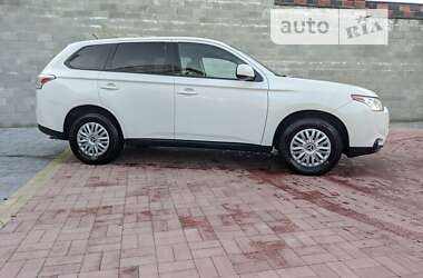 Позашляховик / Кросовер Mitsubishi Outlander 2013 в Рівному