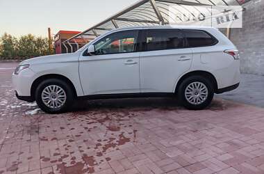 Позашляховик / Кросовер Mitsubishi Outlander 2013 в Рівному
