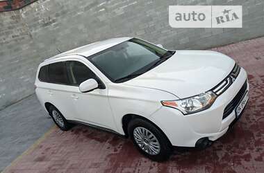Позашляховик / Кросовер Mitsubishi Outlander 2013 в Рівному