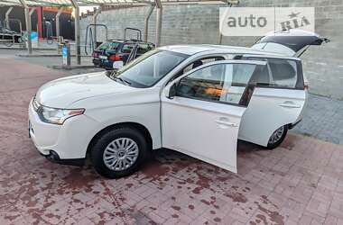 Позашляховик / Кросовер Mitsubishi Outlander 2013 в Рівному