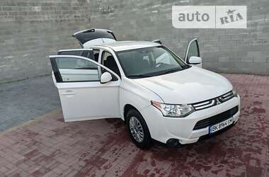 Позашляховик / Кросовер Mitsubishi Outlander 2013 в Рівному