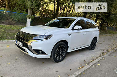 Позашляховик / Кросовер Mitsubishi Outlander 2018 в Львові