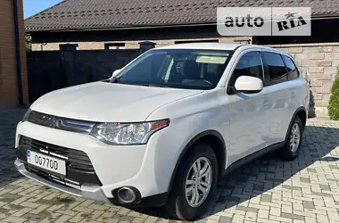 Mitsubishi Outlander 2014