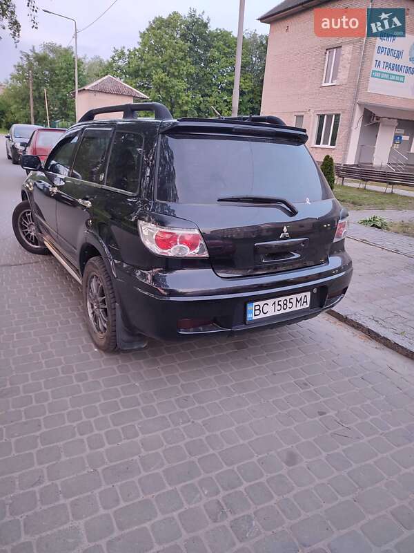Внедорожник / Кроссовер Mitsubishi Outlander 2007 в Городке
