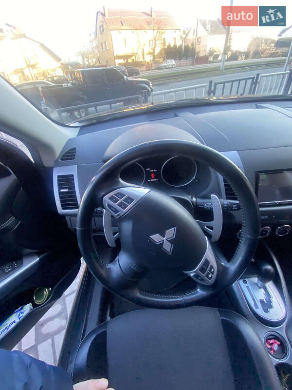 Позашляховик / Кросовер Mitsubishi Outlander 2010 в Львові