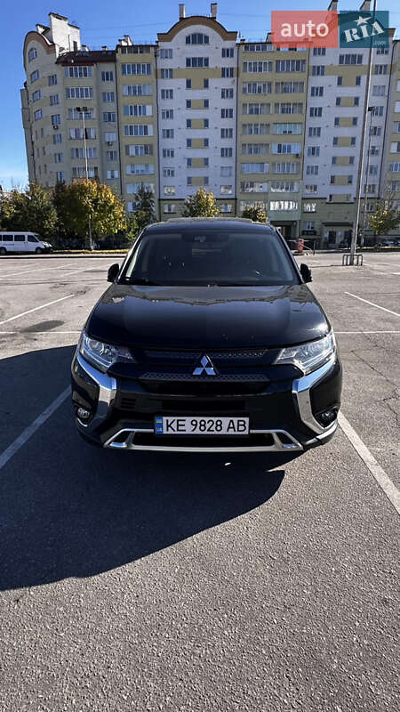 Позашляховик / Кросовер Mitsubishi Outlander 2019 в Івано-Франківську