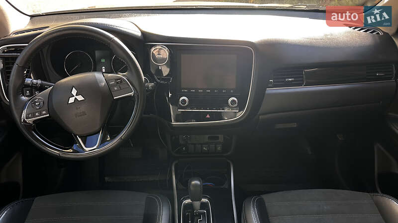 Позашляховик / Кросовер Mitsubishi Outlander 2019 в Івано-Франківську