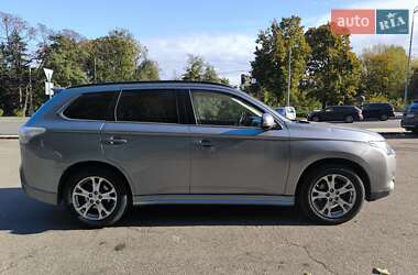 Внедорожник / Кроссовер Mitsubishi Outlander 2013 в Киеве