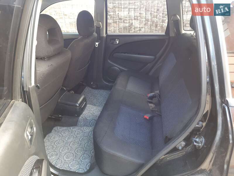 Позашляховик / Кросовер Mitsubishi Outlander 2003 в Києві