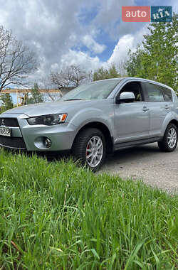 Mitsubishi Outlander 2010