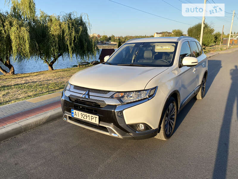 Позашляховик / Кросовер Mitsubishi Outlander 2020 в Білій Церкві