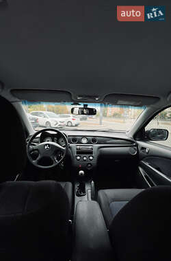 Внедорожник / Кроссовер Mitsubishi Outlander 2008 в 