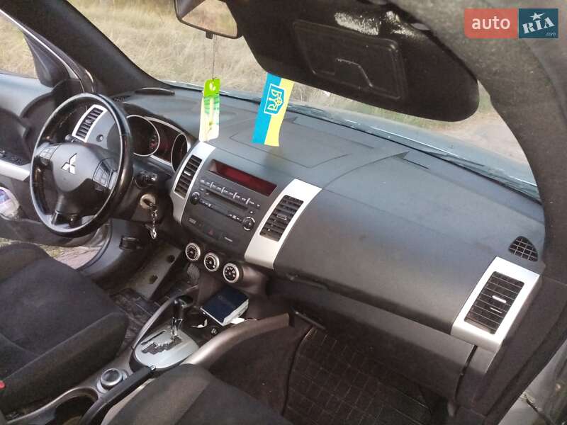 Внедорожник / Кроссовер Mitsubishi Outlander 2008 в Остер фото 12 Внедорожник / Кроссовер Mitsubishi Outlander 2008 в Остер