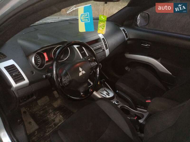 Внедорожник / Кроссовер Mitsubishi Outlander 2008 в Остер фото 14 Внедорожник / Кроссовер Mitsubishi Outlander 2008 в Остер