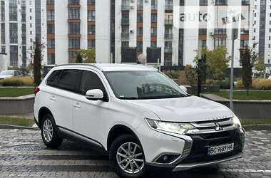 Позашляховик / Кросовер Mitsubishi Outlander 2016 в Івано-Франківську