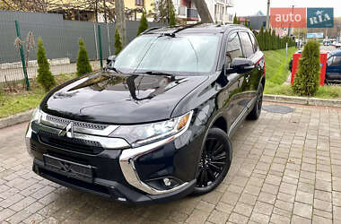 Внедорожник / Кроссовер Mitsubishi Outlander 2019 в Львове