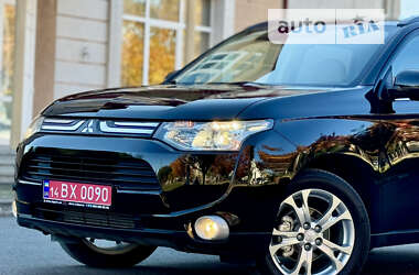 Внедорожник / Кроссовер Mitsubishi Outlander 2013 в Калуше