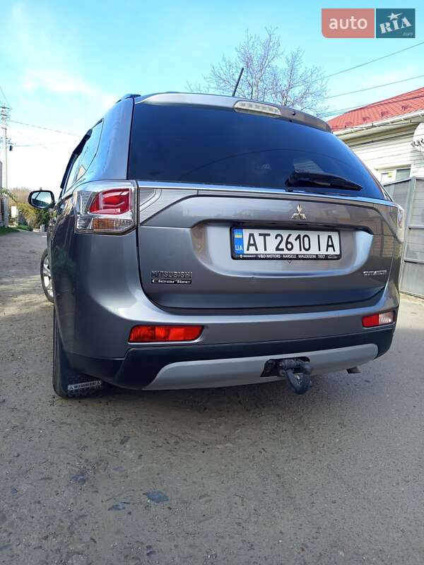 Внедорожник / Кроссовер Mitsubishi Outlander 2012 в Ивано-Франковске