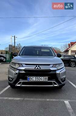 Внедорожник / Кроссовер Mitsubishi Outlander 2019 в Львове