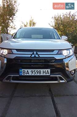 Внедорожник / Кроссовер Mitsubishi Outlander 2023 в Кропивницком