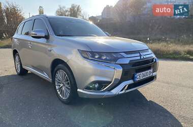 Внедорожник / Кроссовер Mitsubishi Outlander 2021 в Киеве